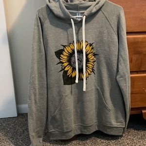 Jerzees green pullover shirt hoodie. Size Medium.